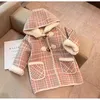 Płaszcz Płaszcze odzieży wierzchniej dla dzieci w kratę z kapturem uciekinierka dla dziewcząt zimowa kurtka ubrania dzieci 29 lat córeczka 231113