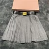 Vintages dames geplooide rokken jurk met riem ontwerper brief korte jurk mode sexy minirok voor feest