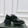 Printemps et automne nouvelles chaussures pour hommes en cuir véritable tête carrée chaussures Lefu pour femmes semelle épaisse noir foncé chaussures Derby à lacets surélevées petites chaussures en cuir