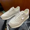 23 Printemps Automne Nouvelles Chaussures Habillées À Fond Plat Célèbre Designer Triangle En Métal Designer Hommes Baskets En Cuir Véritable Semelle Épaisse Élevée Nonslides Hommes Chaussures