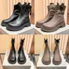 Stivali firmati Donna Moda Coppia Stivale di marca Pelle verniciata Nero Beige Scarpe da ginnastica invernali con plateau piatto sopra il ginocchio Martin Boot Stivaletti da ufficio da donna 35-39