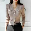 Kvinnors tröjor Nya 2023 Autumn Cardigans for Women V Neck Sticked Long Sle Top Korean Fashion Right Shoulder Elegant Women's Knitwearsl231113