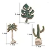 Spille 30 pezzi/lotto Accessori per gioielli di moda Spilla in metallo con smalto per piante, foglie, alberi, cactus