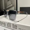 Kvinnors designer solglasögon lyxglasögon mode glasögon diamant fyrkant solskade kristallform sol full paketglasögon lunette8376