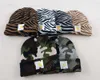 Carharttlys Diseñador de gorro de gorro de calidad Camuflaje Camuflaje Sombrero de lana a rayas Invierno en espesor al aire libre Calidez casual que mantiene el sombrero de punto Jacquard Cold