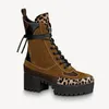 Lüks Tasarımcı Kadınlar Kalın Sole Martin Boots Moda Çok yönlü Kısa Kısa Botlar Colorblock Açık Çöl Botları Sonbahar ve Kış Dantel Yukarı Boyut 35-42