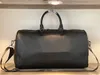 2023 حقيبة مصممة Big Travel Bag Men Huge Duffle Leather Leather Leather متاحة للرجال والنساء اتجاهات إطلاق جديدة