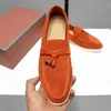 Designer loafers män kvinnor casual sko svart brun blå röd sommar höst mocka promenad fritid skor charms mode utomhus par löpare sneaker lyxskor storlek 35-45