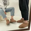 2023 Novo Designer Austrália Botas Fur Slides Neve Meio Joelho Curto Mulher Clássico Mini Camurça Plataforma Bota de Neve Pele de Carneiro e Lã Integrada Glies Hair Slipper