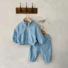 Kläder sätter 2023 babykläder vinter höst varm sportdräkt småbarn fleece fasta färg hoodies spädbarn outfit 2 st pojkar flickor