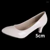 Robe chaussures été femmes pointues bout pointu bas talons hauts sandales mode peu profonde mariée mariage