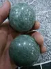 Estatuetas decorativas par de esferas de massagem de pedra de jade verde 5 cm exercício massageador bola de saúde