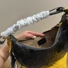 Half Moon Bag Crossbody Lyxigt Designer Märke Mode Axelväskor Handväskor Högkvalitativa kvinnor Brevväska Telefonväska Plånbok Toes