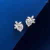 Studörhängen Europeiska och amerikanska S925 Sterling Silver High Carbon Diamond Heart Shaped Love Classic Light Luxury Merveile