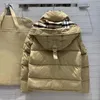 Chaqueta acolchada de diseñador para hombre y mujer, chaqueta de plumón con capucha, Parka gruesa, prendas de vestir, chaqueta de plumón con patrón a cuadros de dos colores