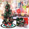 Decorações de Natal Trem ao redor da árvore de Natal Brinquedo de trem elétrico Árvore de Natal Decoração de cena ferroviária Pendurado Ornamento Kid Engraçado Presentes de Natal 231109