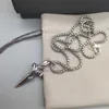 Dagger Box Chain Designer Luxury Waves Collane Collana popolare europea e americana Gioielli da uomo Amuleto in placcatura in argento Pendenti con diamanti neri