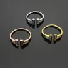 Nieuwe rose goud zilver gepatineerd titanium stalen opening dubbele T brief ringen voor vrouwen mode kristal vinger liefde ring bague femme men276l