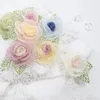 Fleurs décoratives 10 pièces 5.5CM Organza mousseline de soie tissu fleur artificielle avec feuilles robe de mariée décoration accessoires pour la maison bricolage faux