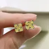 Kolczyki do stadninu 2023 Diamond Genialne żółte proste Ins Princess Square 6 6m Flower Cut 925