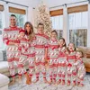 Kvinnors sömnkläder 2023 Familj Matchande pyjamas sätter jul Xmas Red Clothes Home Suit Tops Pants Father Mother Children Baby's