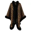 Damesgebreid damesvest Mode Cheetah Print Lange mouwen Fuzzy getrimde Cape Asymmetrische jas