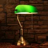 vintage grüne glaslampe