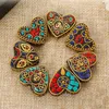Naszyjniki wiszące 2pcs ręcznie robione nepal mosiężne koraliki om tybetański naszyjnik buddyjski akcesoria biżuterii boho serce w kształcie serca