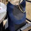 23s Ladies Designer Denim Tote Hobo Bags Jumb Gold Metal Hardware Chain Shoulder Large Capacity Shopping Handväskor med påse lyxtrenden för kvinnor 30x40cm