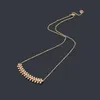 2023 Märke lyxig kristallutrustning hänge halsband för kvinnors nya kärlekskula full diamanthalsband 18k guld designer halsband