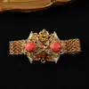 Qingdao Vintage Bracelet Médiéval Tempérament et Personnalité Style Cour Française Industrie Lourde Bracelet Femme Incrusté de Vert 231015