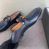 2023 Ny mode rand lapptäcke läderskor handgjorda bröllopsfest skor lyxiga män loafers oxford skor mäns designer klänningskor stor storlek 45