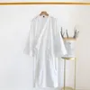Mäns sömnkläder japansk stil snörning badrock lång bomull vår sommar tunn mantel stor storlek randig hemdräkt gåva 1 st.