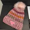 Chapeaux simples Chapeaux de créateurs Chapeaux de Père Noël Chapeaux pour hommes en tricot épais en cachemire Chapeaux de laine d'explosion tendance Les chapeaux pour dames apportent tous de la chaleur