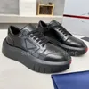 Chaussures habillées de créateurs Hommes Mocassins Monolith Baskets Femmes Plate-forme en peau de vache souple Sneaker Triangle Logo Chaussures en cuir Baskets Chunky