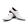 Sapatos de vestido branco masculino negócios couro pontiagudo dedo do pé casual fivela diária