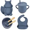 Tassen Geschirr Utensilien 3/4/5PCS Babygeschirr mit Saugnapf Silikongeschirr Kinder Teller und Schalen Löffel Gabel Lätzchen Cup Sets Kindergeschirr füttern AA230413