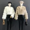 女性の毛皮のフェイク2023スタイル女性コート本物のジャケット自然な短い服フルレングススリーブ女性231114