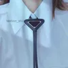 مجموعة ربطة عنق مجموعة براد نيسكوتي لافاة المصمم رجال النساء روابط الأزياء جلد القوس للرجال السيدات مع رسائل أنماط رقبة الفراء صلبة ألوان الرقبة 4 ألوان