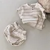 Set di abbigliamento T-shirt a maniche corte per bambino estivo Pantaloncini 2 pezzi Set di vestiti per neonati Pantaloni a righe per ragazzi carini Completi per ragazze di moda