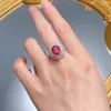 Anneaux de cluster Printemps Qiaoer 925 Sterling Silver Ovale 8 10mm Créé Ruby High Carbon Diamond Gemstone Bague pour femmes Bijoux de fiançailles