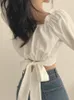 女性のブラウス韓国のブラウス女性ホワイトクロップシャツ女性四角い首フレアスリーブトップレディース夏エレガントな甘いスリムなプレッピースタイル
