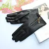 Fem fingrarhandskar Pekskärm Kvinnors fårskinnshandskar Läderfleece -fodrad Fashion Zipper Varm höst och vinter utomhus Kör 231114