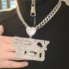 Hänge halsband Anpassat namn halsband aaaa zirkoniumbaguettbrev med Big Heart Hoop Cuban Chain Pendant för män Kvinnor Hip Hop T230413