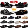 Scarpe casual da uomo Designer Mocassini di lusso di alta qualità Scarpe eleganti Scarpe classiche in pelle scamosciata nera in vernice stile britannico Mocassini da uomo di tendenza