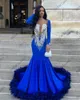 Berömda Brandparty Dresses Royal Blue Sheer O Neck Long Prom Dress for Black Girls Pärled Crystal Diamond Birthday Feathers Formell klänning