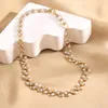 Choker luxe ontwerp Pearl Crystal Necklace 2023 Korea Trend Elegant Chain Party Wedding Beidal Sieraden Accessoires