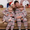 Bijpassende familie-outfits Kerst familie bijpassende pyjama set ma papa kinderen meisjes elanden print pak baby romper nachtkleding jaar kerst pyjama outfit 231113