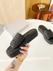 2023 beroemde merk Strand slippers Klassieke Platte hak Zomer Designer Mode flops leer dame Slides vrouwen schoenen Hotel Bad Dames sexy Sandalen 35-41