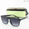 Neue quadratische Mode-Sonnenbrille für Männer Frauen Schwarzer Rahmen Silber Spiegel Blume Brief Linse Fahren Marke Sonnenbrille Outdoor Sports Eyewear With